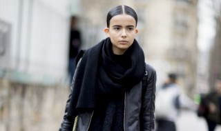 皮衣起皱纹怎么解决 皮衣起皱纹怎么办