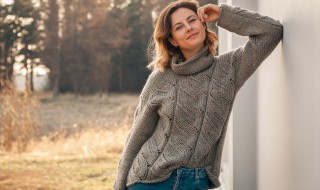 毛衣的穿搭方法 毛衣怎样穿搭图片