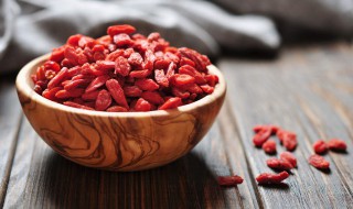 保温杯泡枸杞会爆炸吗(保温杯泡枸杞会爆炸吗百度百科)