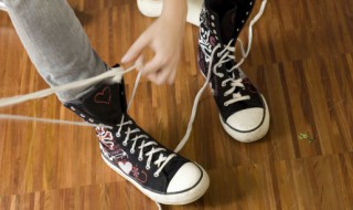 男生系鞋带方法(男生系鞋带方法步骤)