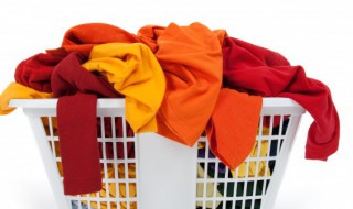 砖红色上衣适合什么年龄 砖红色上衣适合20岁的年龄吗