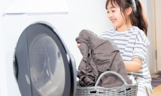 黑衣服洗的发红怎么办 黑衣服洗的发红如何处理