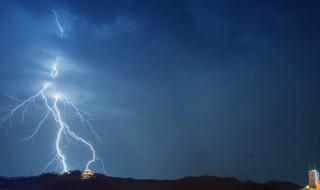雷雨大风红色预警信号是什么意思 雷雨大风红色预警信号意思是什么