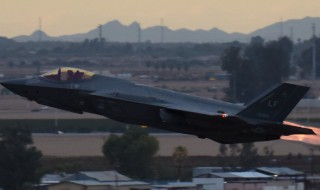 飞机在夜间飞行仅靠雷达就可以吗答案 飞机在夜间飞行是不是仅靠雷达就可以