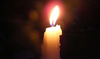 电风吹去除衣服蜡烛油 总是有方法去除衣服上的蜡烛油的