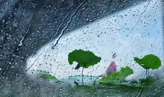 描写下雨时的句子 描写下雨时的句子段落