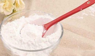 炒菜淀粉使用方法（淀粉在炒菜的时候用法）