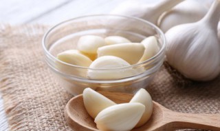 腌制腊八蒜的好方法 腌制腊八蒜的好方法视频