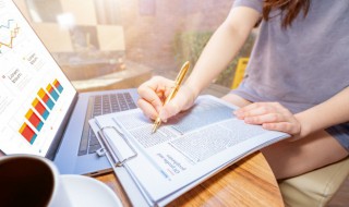 新员工如何做年会工作总结 新员工怎么做年终总结