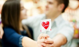 情侣之间情话句子（情侣之间的情话句子）