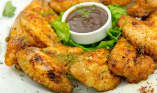 炸鸡翅怎么做（鸡翅怎么炸好吃又脆又香）