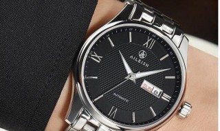 新买的手表越走越快怎么办(新买的手表走的快怎么办?)