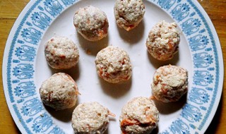 焦熘豆腐丸子如何做（焦溜丸子的家常做法）