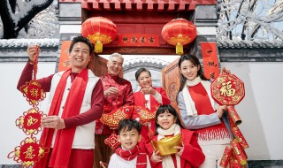 描写一家人过年的句子 一家人过年的语句