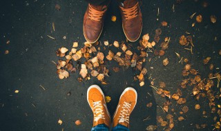 冬天鞋里面很湿脚冷怎么解决（冬天脚湿冷穿什么鞋）