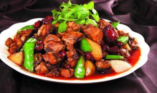 啤酒大盘鸡如何做（啤酒大盘鸡怎么做）