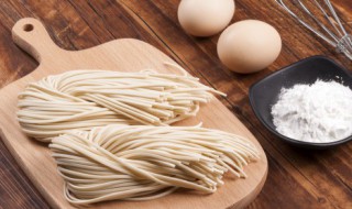 烫面粘手怎么办（烫面团粘手怎么办）