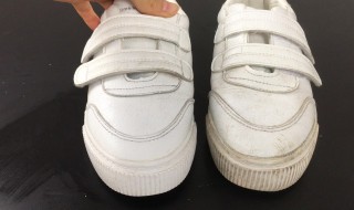 白鞋子怎么洗不发黄（白色鞋子怎么洗不发黄）