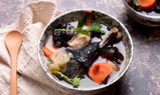 当归乌鸡煨汤如何做 乌鸡当归汤怎么做