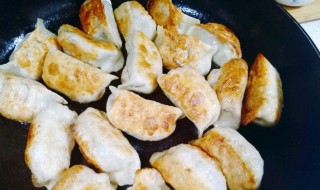 没有淀粉如何做煎饺子（没有淀粉怎么做煎饺）