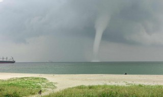 龙吸水是如何形成的(龙吸水是如何形成的原理)