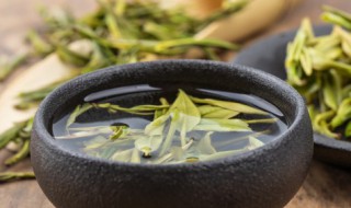 红茶和枸杞子一起泡茶喝可以吗 红茶叶和枸杞子一起泡喝可以吗