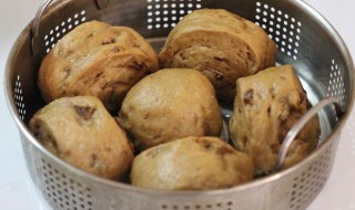 奶香枸杞馒头如何做（奶香红枣小馒头的做法）