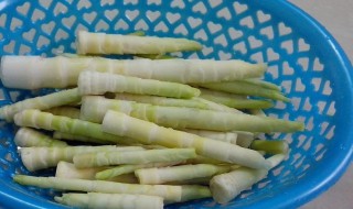 剥竹笋的步骤（手剥竹笋的做法）