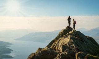 赞美有情有义男人的经典句子 形容男人有情有义的句子