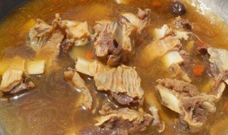 如何做美味牛骨头汤（怎样做牛骨头汤好吃）