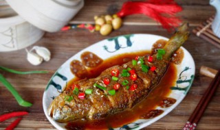 蒜瓣黄鱼如何做（蒜烧黄鱼怎么做好吃）