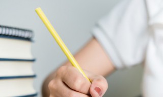 描写松柏的优美句子摘抄（描写松柏的优美句子摘抄赏析）