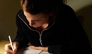 除夕夜看烟花的作文400字（除夕夜看烟花作文500字）