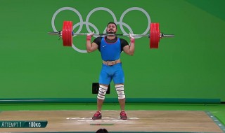 为什么举重运动员举重时要大吼一声（举重运动员通常会大吼一声这样做）