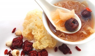 冰糖银耳汤适合哪些人喝（银耳汤适合什么人喝）