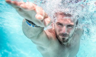 我会游泳英语怎么说 我会游泳英语如何说