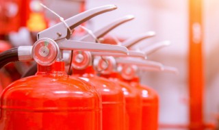 如何使用灭火器四个步骤 释义灭火器的步骤