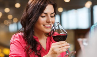 喝酒时容易脸红怎么缓解 喝酒时容易脸红如何缓解