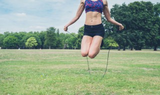 两头起背起纵跳摸高蹲起跳什么意思 两头起背起纵跳摸高蹲起跳是什么意思