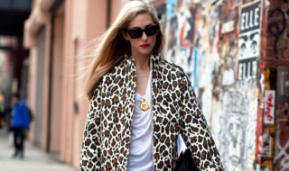 豹纹的衣服如何搭配才好看 怎么搭配豹纹的衣服