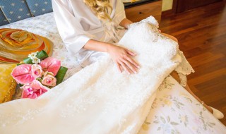 香槟色婚纱的寓意是什么 婚纱是白色还是香槟