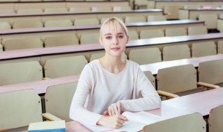 口字里面一个女念什么字（口字里面一个女字念什么）