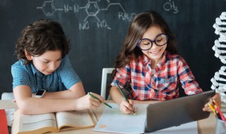 日加文念什么字（日加文念什么字 名字）