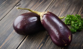 怎么炒茄子不黑 炒茄子不黑的方法