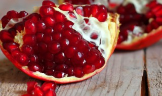 怎么快速吃石榴（如何快速吃石榴）