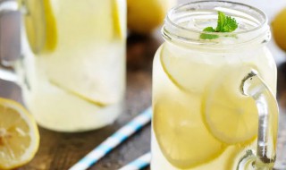 柠檬蜂蜜怎么泡(柠檬蜂蜜怎么泡水)