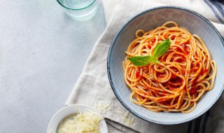 意大利面怎么炒 意大利面怎么炒不粘锅