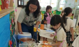 幼儿园两餐间隔时间不得少于几小时（幼儿园两餐间隔时间不得少于几小时为什么）