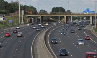 新手开车怎么样认路 开车如何认路