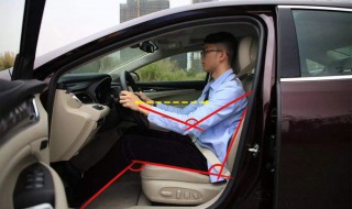 驾校车座椅按哪里调（驾校考试车座椅怎么调动）